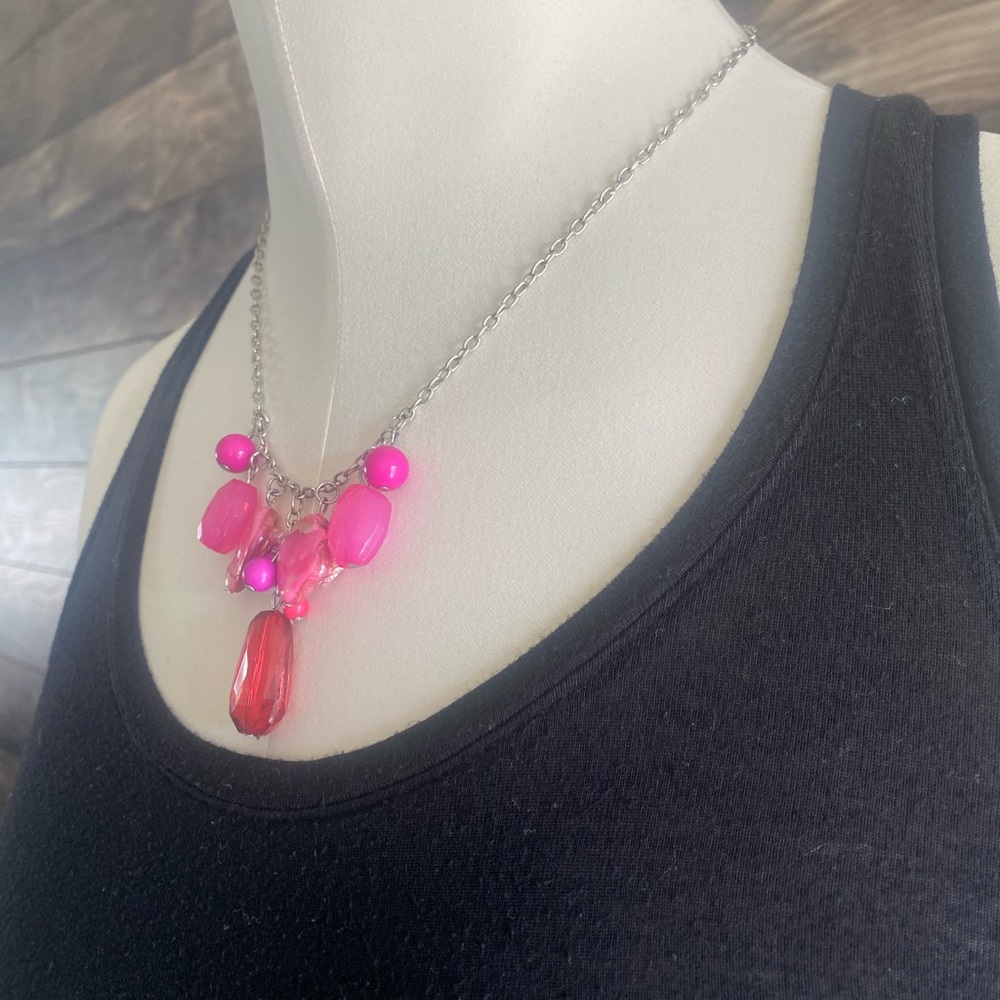 Pink dangle necklace - Picture 5 of 5